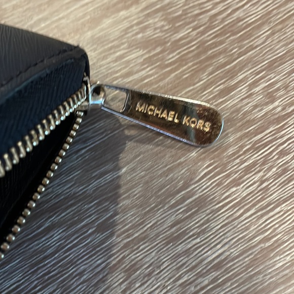 🖤 Michael Kors Black Wallet🖤 - Picture 4 of 4